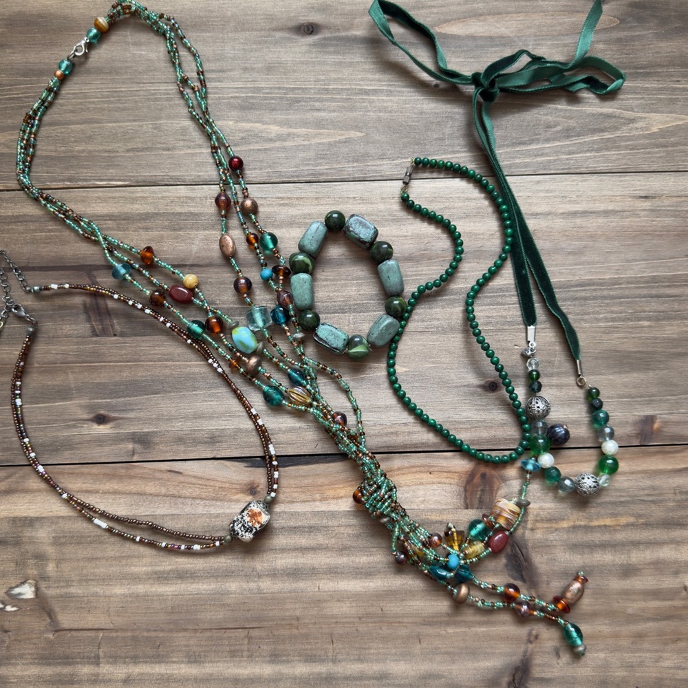 Mixed Boho Jewelry Lot – Beaded Necklaces & Bracelet – Green & Earth Tones